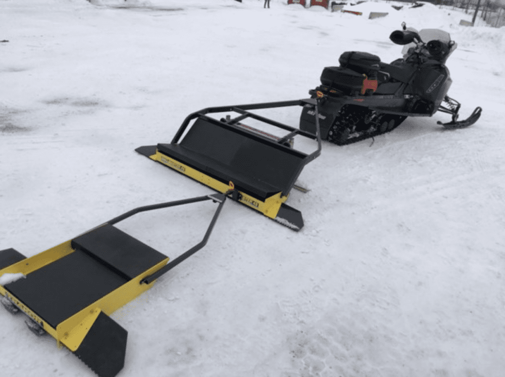 SNO-MASTER 48 with razor and track setter