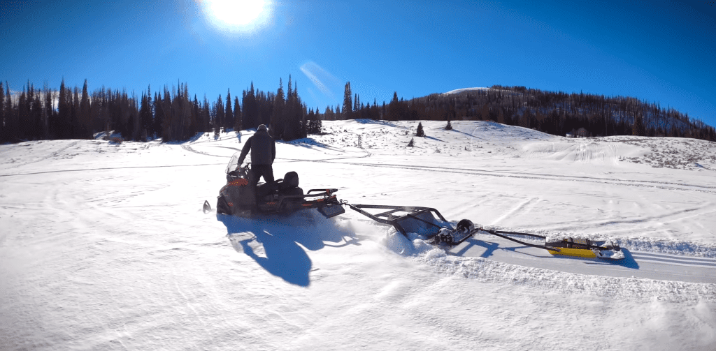 Snow groomers to Canada