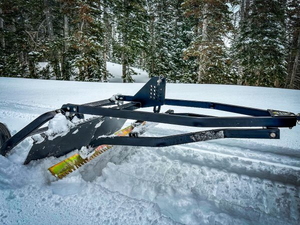 Snow Groomer with Razor